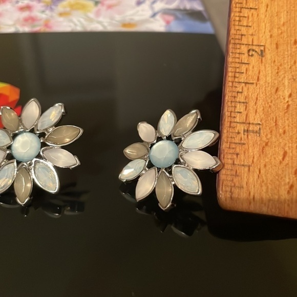 Lane Bryant Silver-tone Opal like Flower Earrings with hints of Blue (Pierced) - Picture 8 of 8